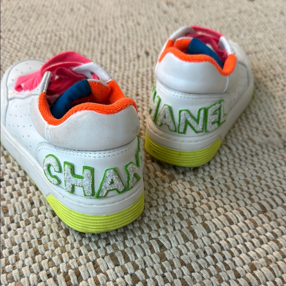 CHANEL CC Logo Neon Sneakers LIKE NEW - Picture 6 of 8